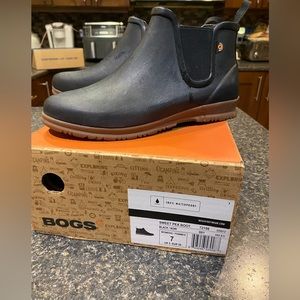 Women’s Bogs Rainboots Ankle Boots Sweet Pea!